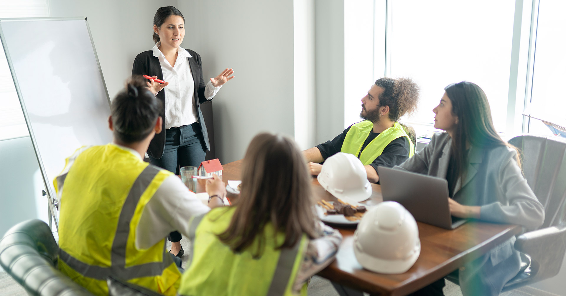 🎓 Capacitación en prevención.