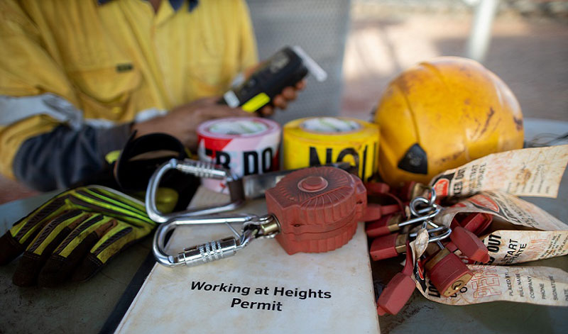 Limpíeza y Mantenimiento de Equipos de Alturas